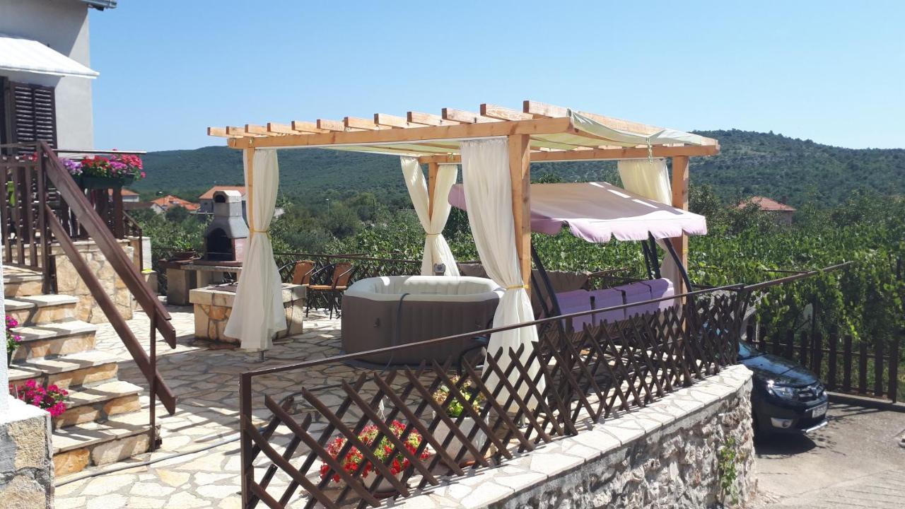 Luminaria Solis Vacation Home Rogoznica  Buitenkant foto