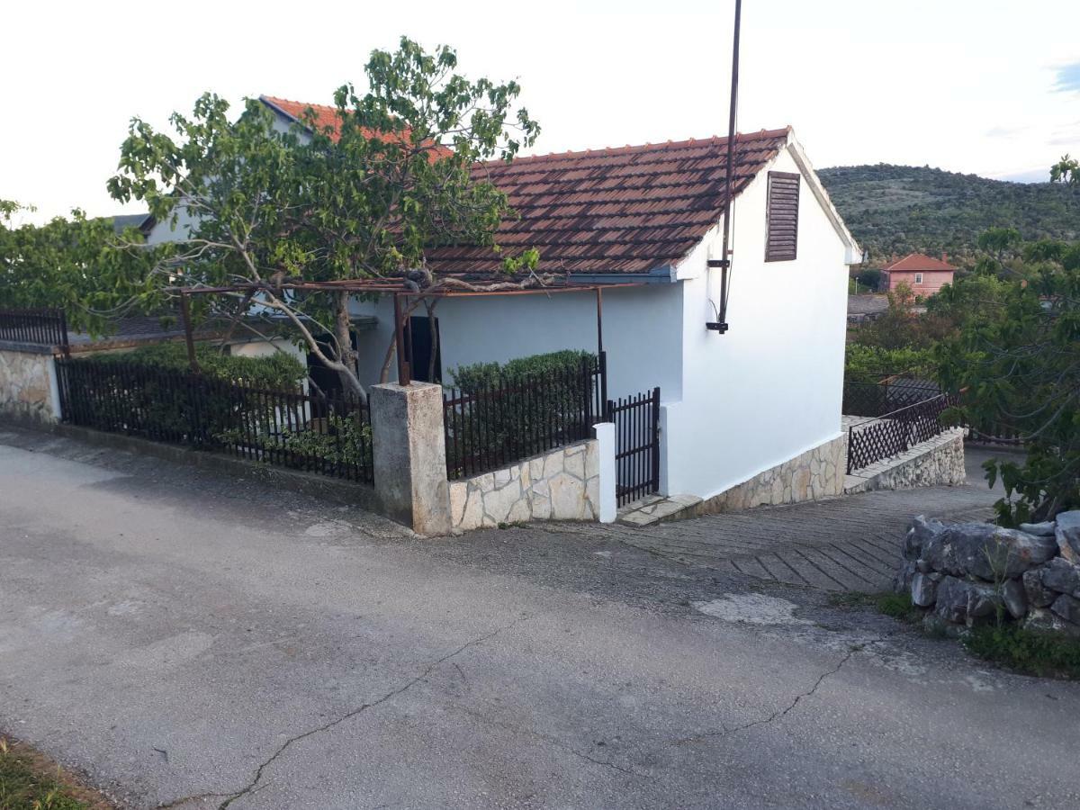 Luminaria Solis Vacation Home Rogoznica  Buitenkant foto