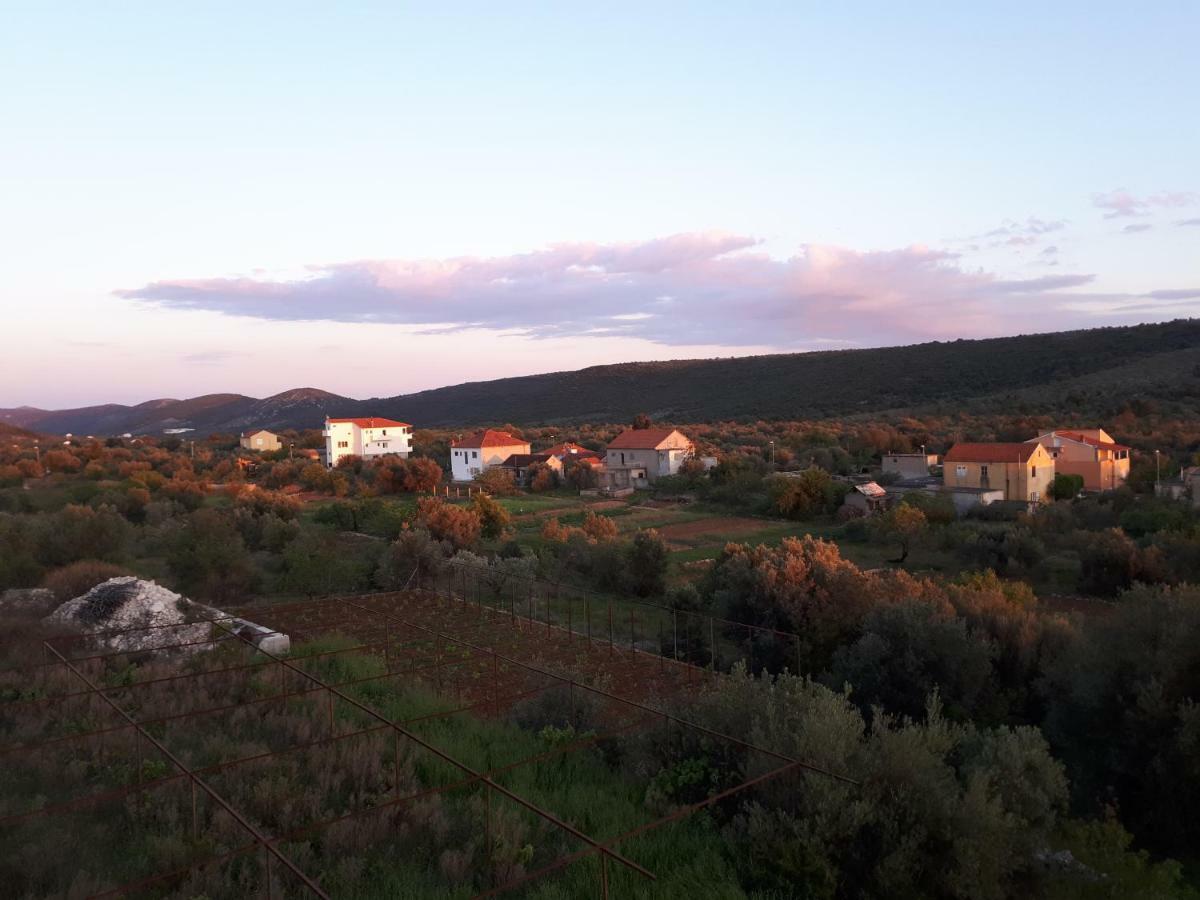 Luminaria Solis Vacation Home Rogoznica  Buitenkant foto
