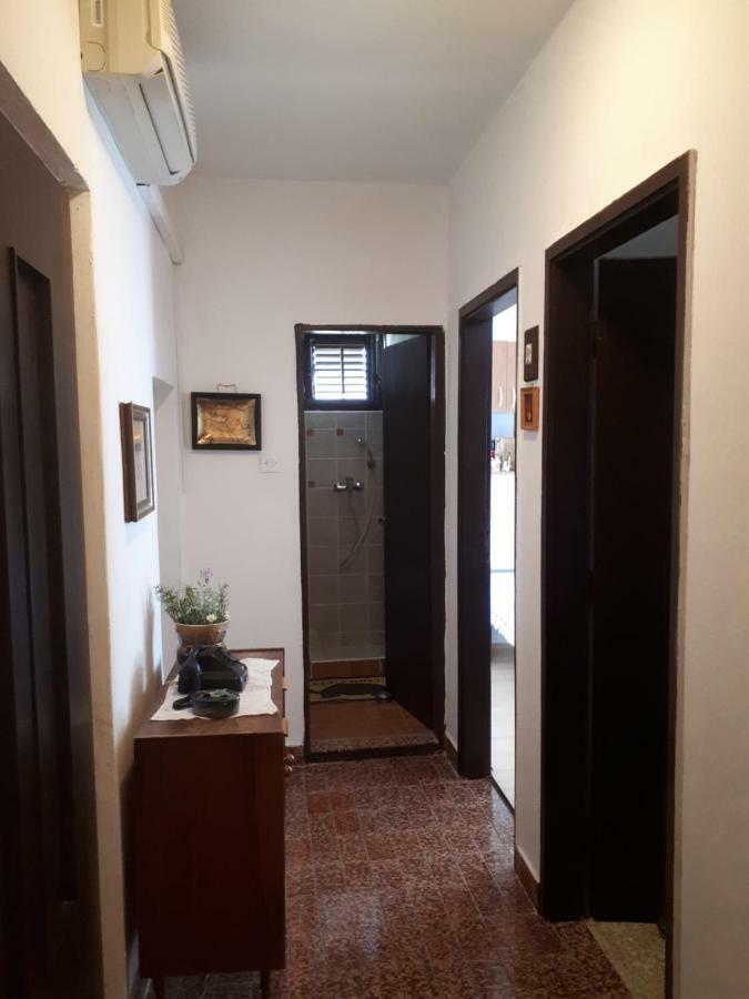 Luminaria Solis Vacation Home Rogoznica  Buitenkant foto