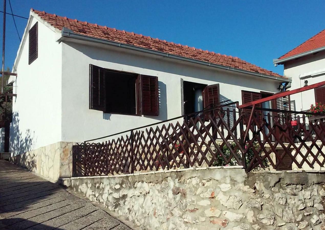 Luminaria Solis Vacation Home Rogoznica  Buitenkant foto